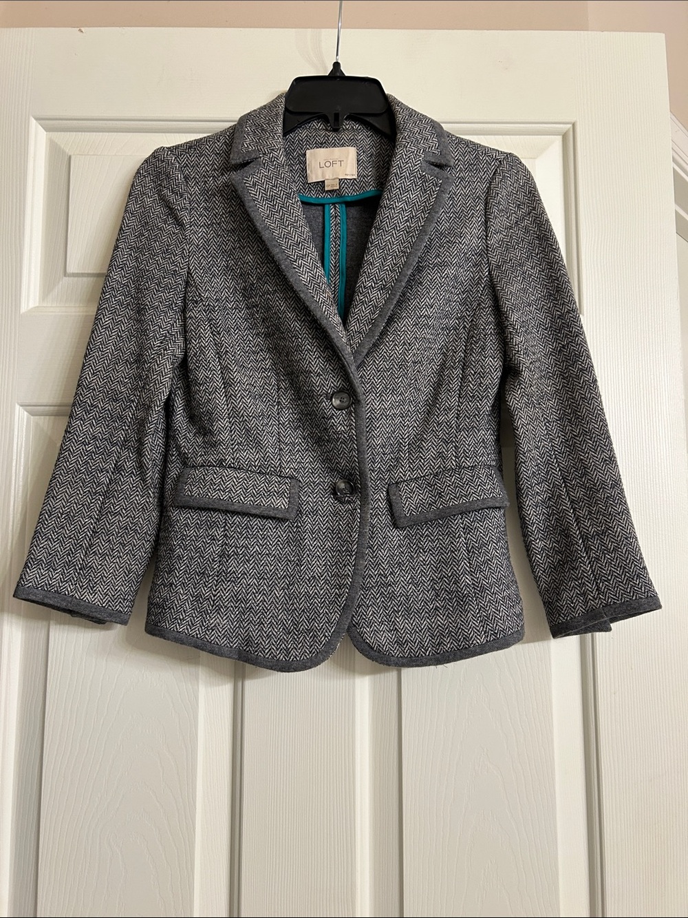 LOFT Gray Herringbone Tailored Blazer with Contrast Trim Size XSP